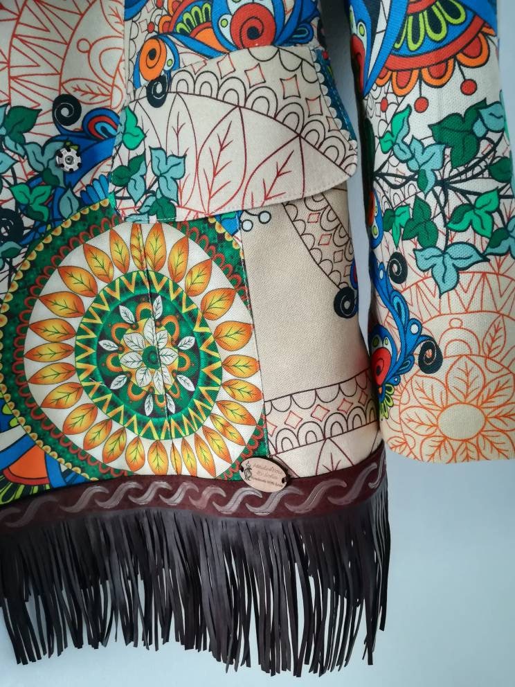 Casaco de senhora em bege e castanho com franjas de cabedal tamanho 42