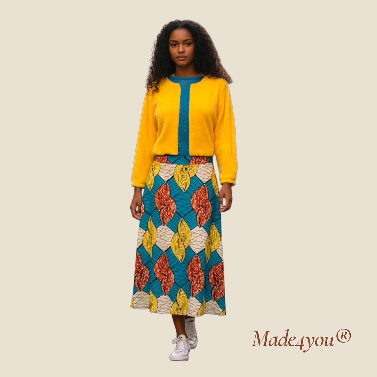 Conjunto Amara composto por Saia em Capulana, Blusa de renda, Casaco amarelo de felpa | Made4you® | Peças vendidas em separado ou conjunto