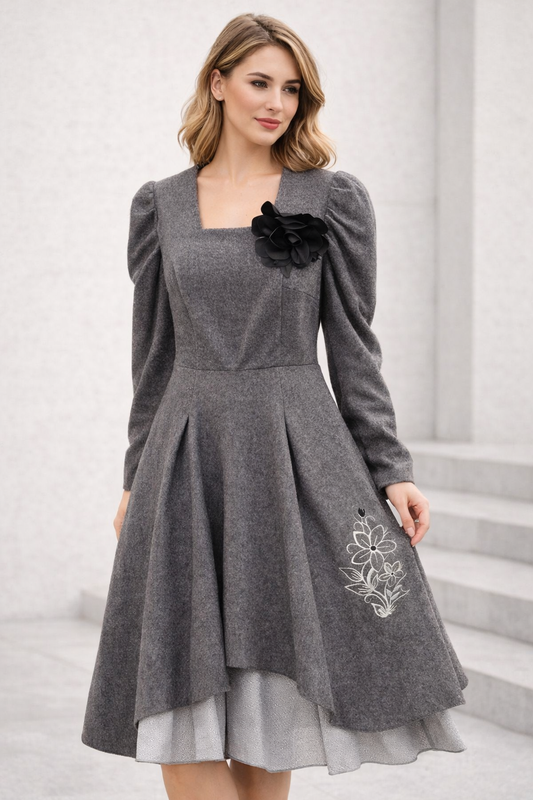 Vestido Líria em Fazenda Bordada; Peça Única XL