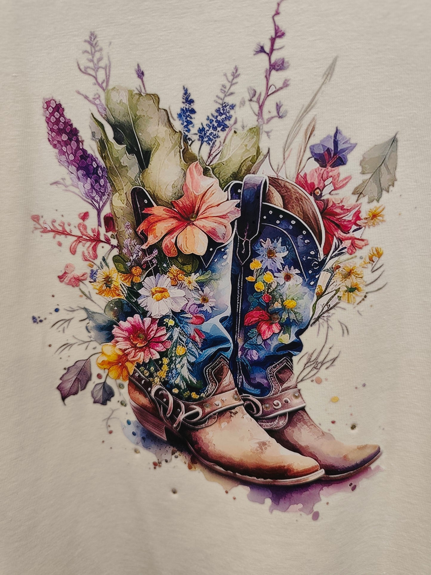 T-shirt Feminina Boots & Flowers 💙