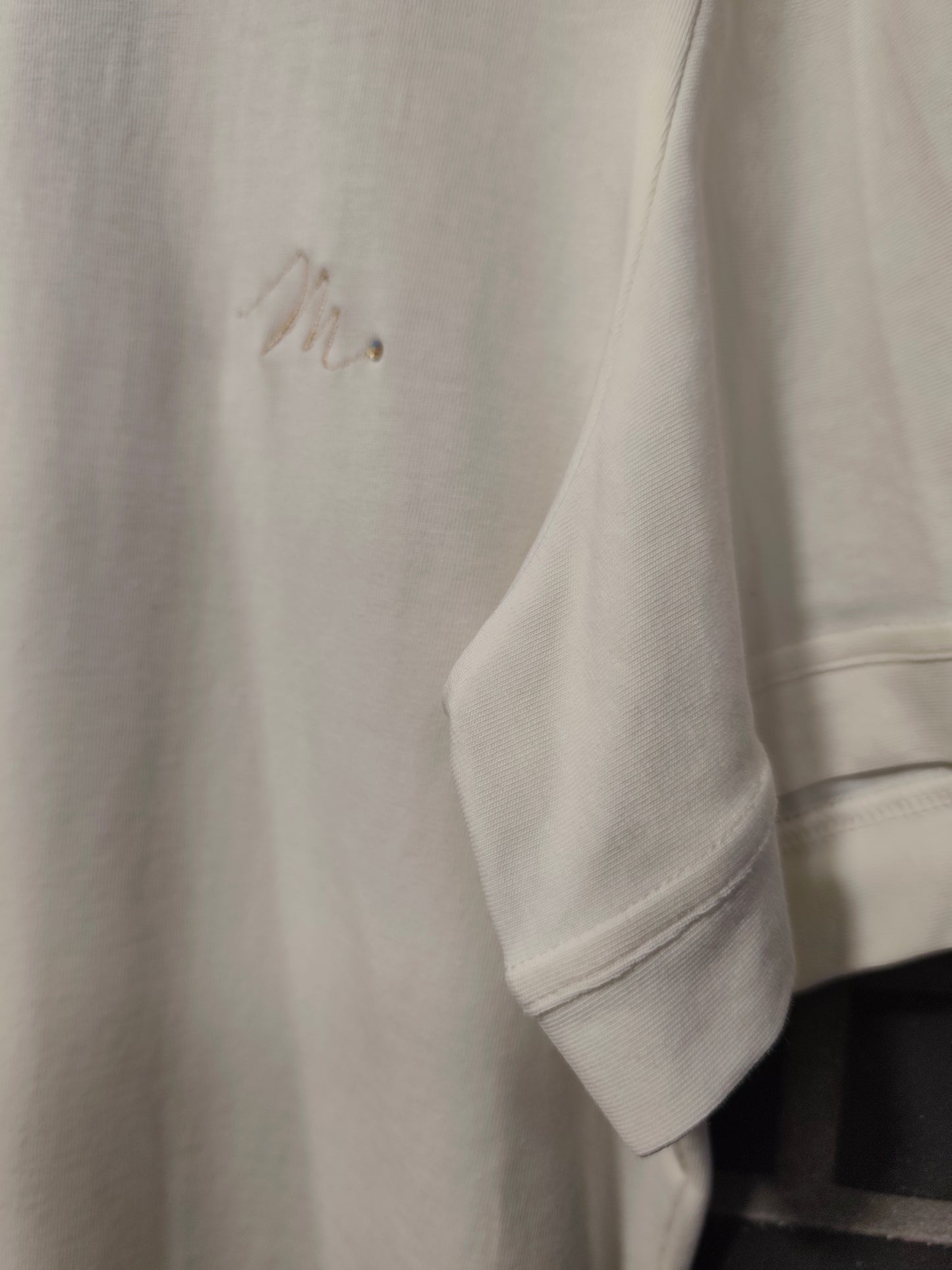 T-shirt Feminina Luz Pérola ✨