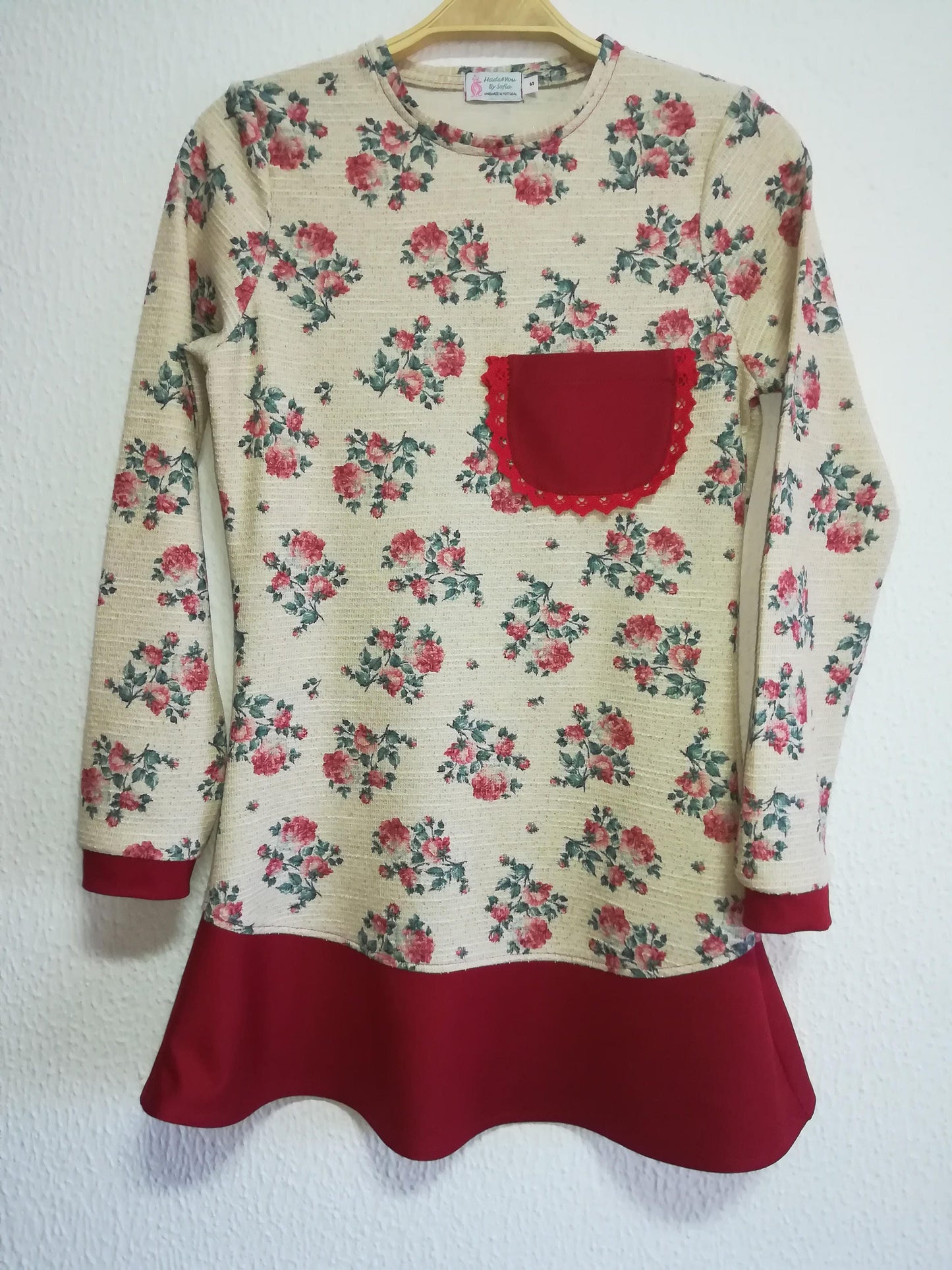Túnica Floral, Roupa Personalizada, Christmas Time, Women's Clothing, Blouses, Handmade Clothes, Camisolas, Roupa de Senhora, Artesanato