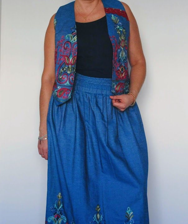 Conjunto saia e colete, Saia comprida, saia em ganga,denim clothes,traditional clothes, roupa personalizada, fato original,Women's Clothing