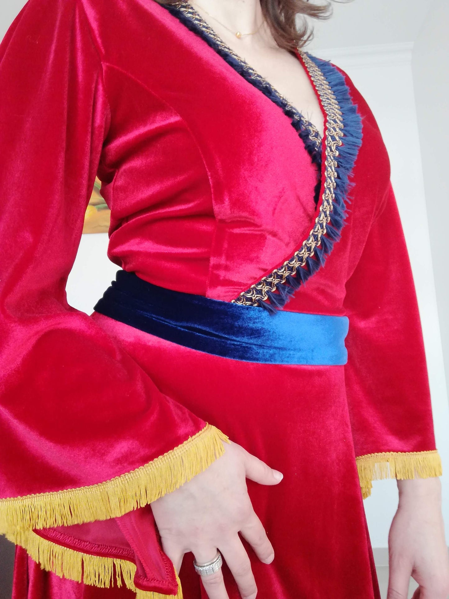 Vestido Medieval em veludo vermelho com faixa azul tamanho M