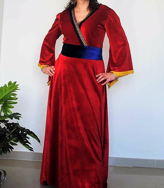 Vestido Medieval em veludo vermelho com faixa azul tamanho M