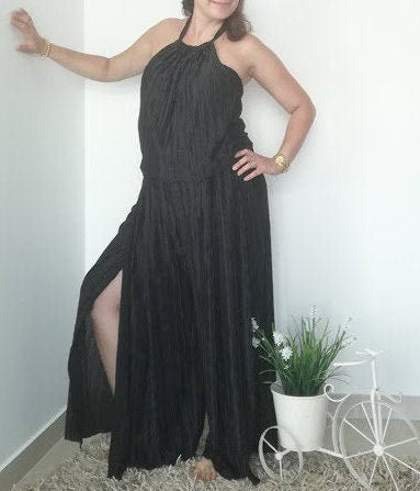 Jumpsuit Preto Plissado com Rachas Laterais – Macacão Elegante Tamanho XL – Design Exclusivo Made4you® - Plus Size