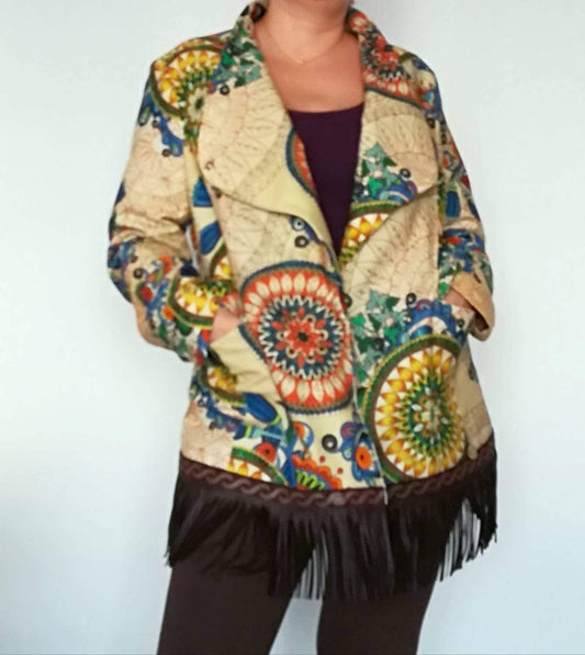 Casaco de senhora em bege e castanho com franjas de cabedal tamanho 42