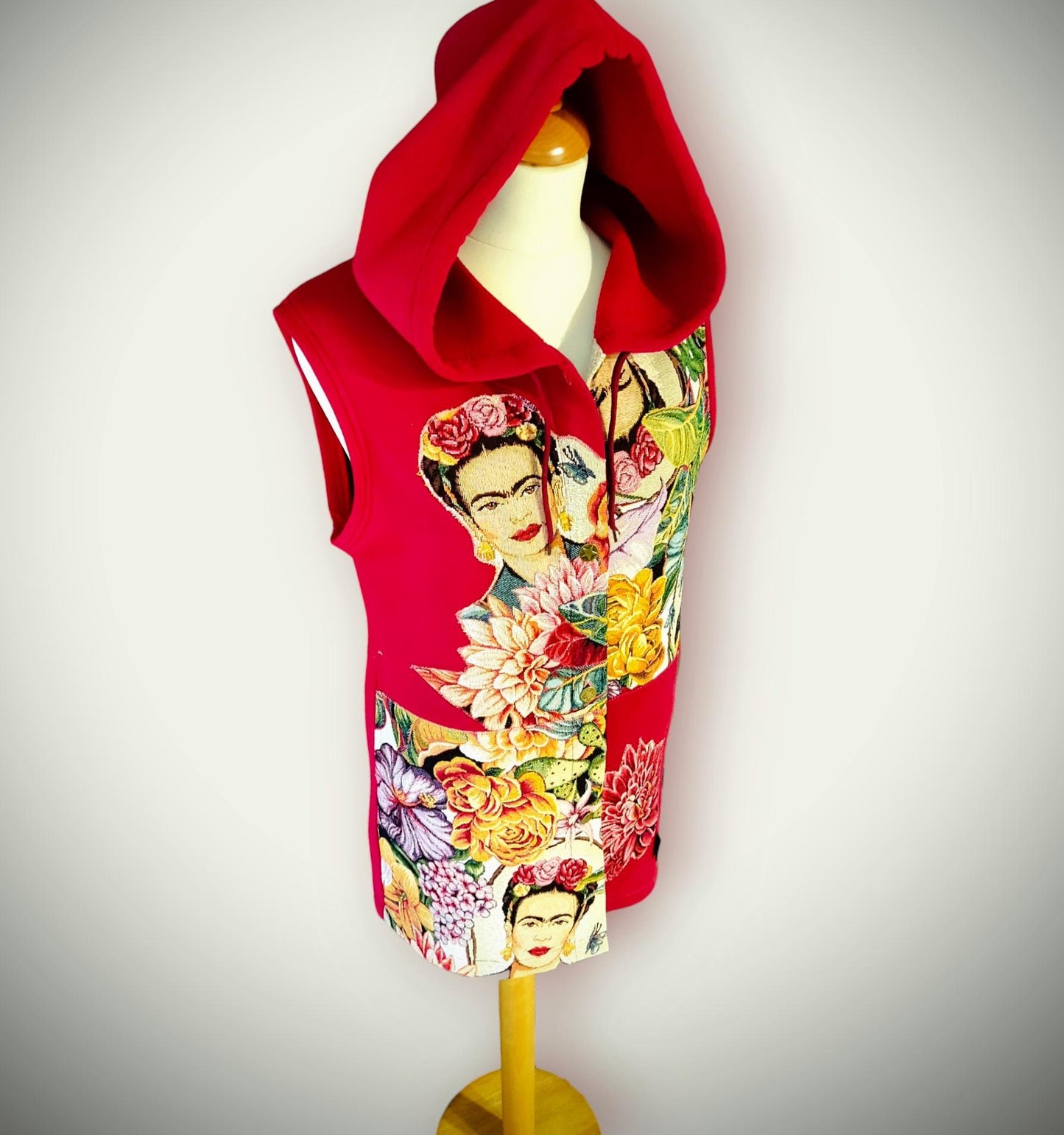 Colete Bordeaux com Arte Aplicada - Inspiração Frida Kahlo, Tamanho M