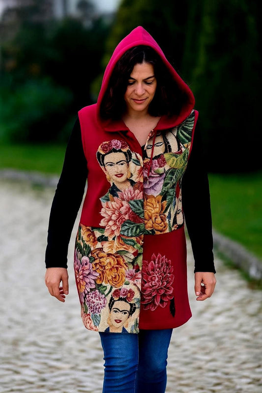 Colete Bordeaux com Arte Aplicada - Inspiração Frida Kahlo, Tamanho M