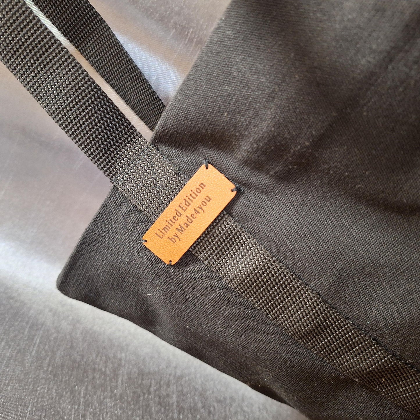 Mala Tote Bag Grande para Portátil | Bolsa de Ombro Minimalista | Laptop Bag Spacious & Durable