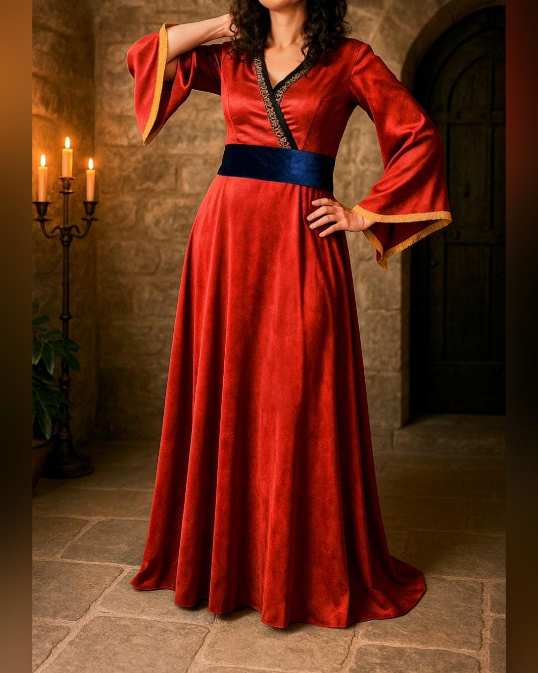 Vestido Medieval em veludo vermelho com faixa azul tamanho M