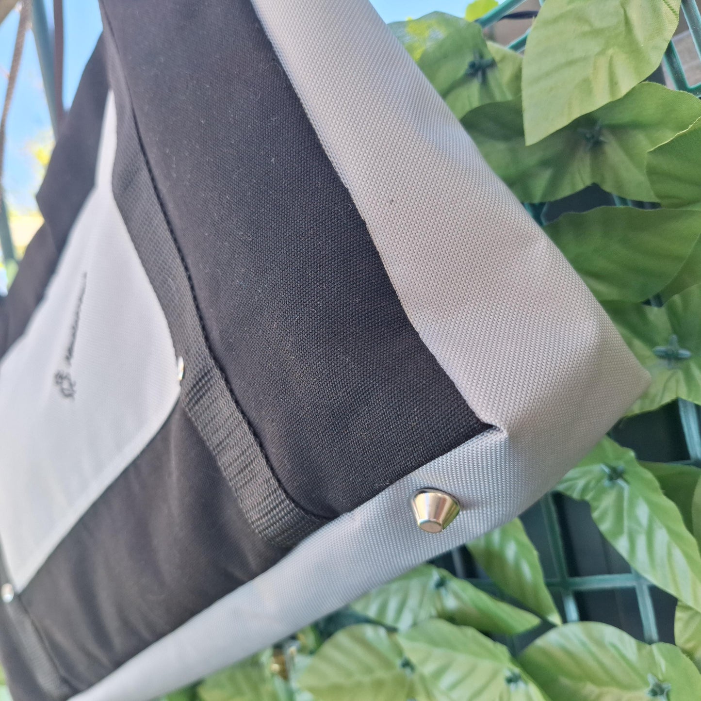 Mala Tote Bag Grande para Portátil | Bolsa de Ombro Minimalista | Laptop Bag Spacious & Durable