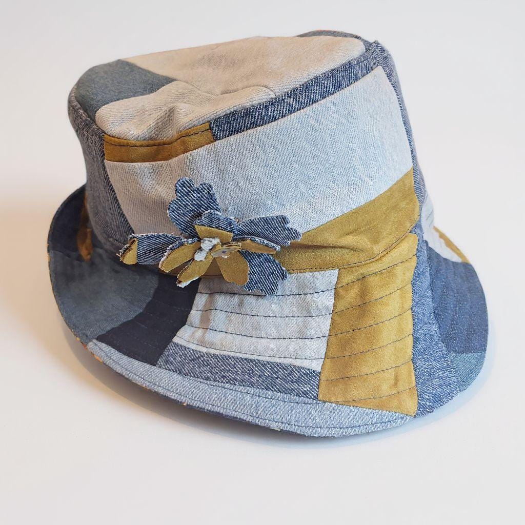 Chapéu bucket patchwork em ganga e mostarda | Chapéu reversível artesanal Made4you® | Acessório sustentável e exclusivo feito em Portugal