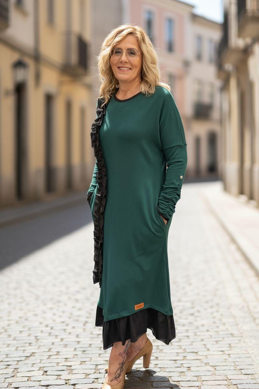 Vestido Oliva – Verde em Malha Punto Roma com Folho Assimétrico | Made4you®
