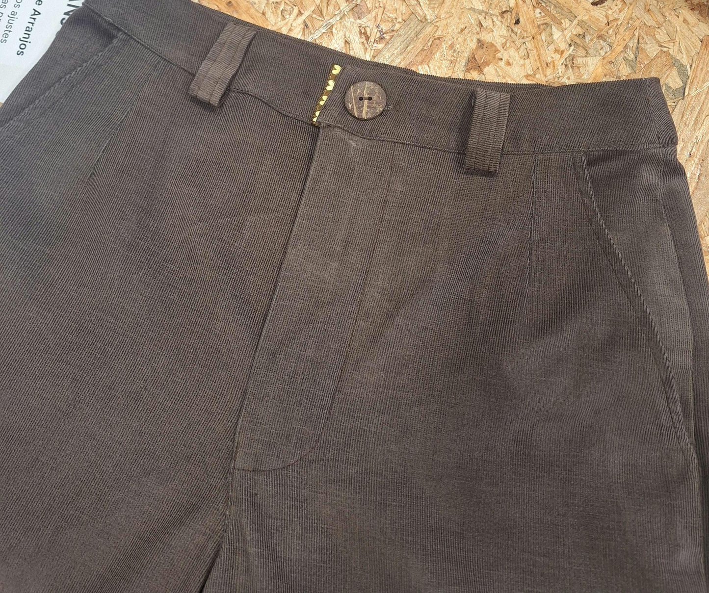 Conjunto Bruma – Blusa fluida estampada e calça chocolate com renda | Coordenado elegante feminino | Roupa confortável, sofisticada Made4you