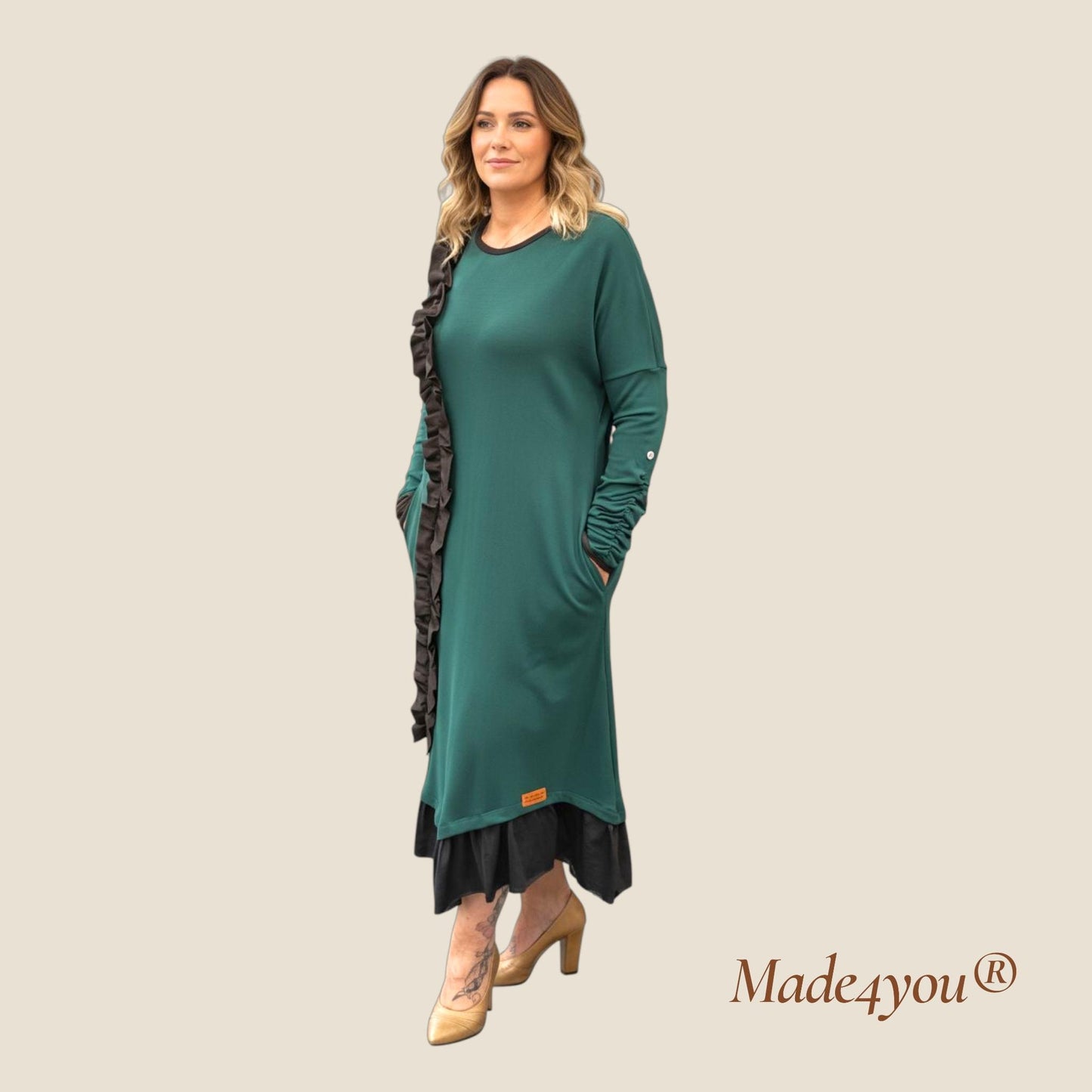 Vestido Oliva – Verde em Malha Punto Roma com Folho Assimétrico | Made4you®