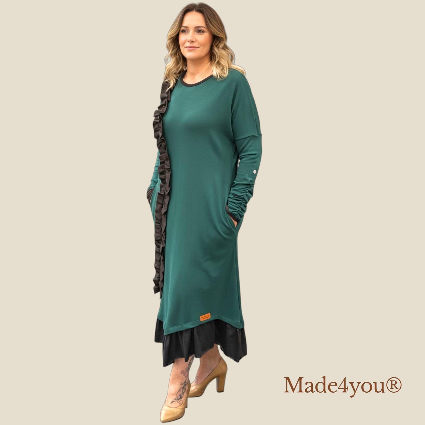 Vestido Oliva – Verde em Malha Punto Roma com Folho Assimétrico | Made4you®