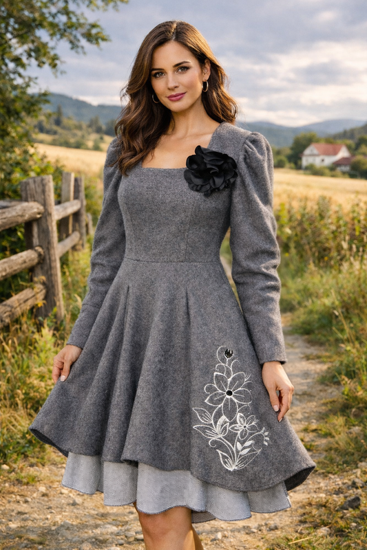 Vestido Líria em Fazenda Bordada; Peça Única XL