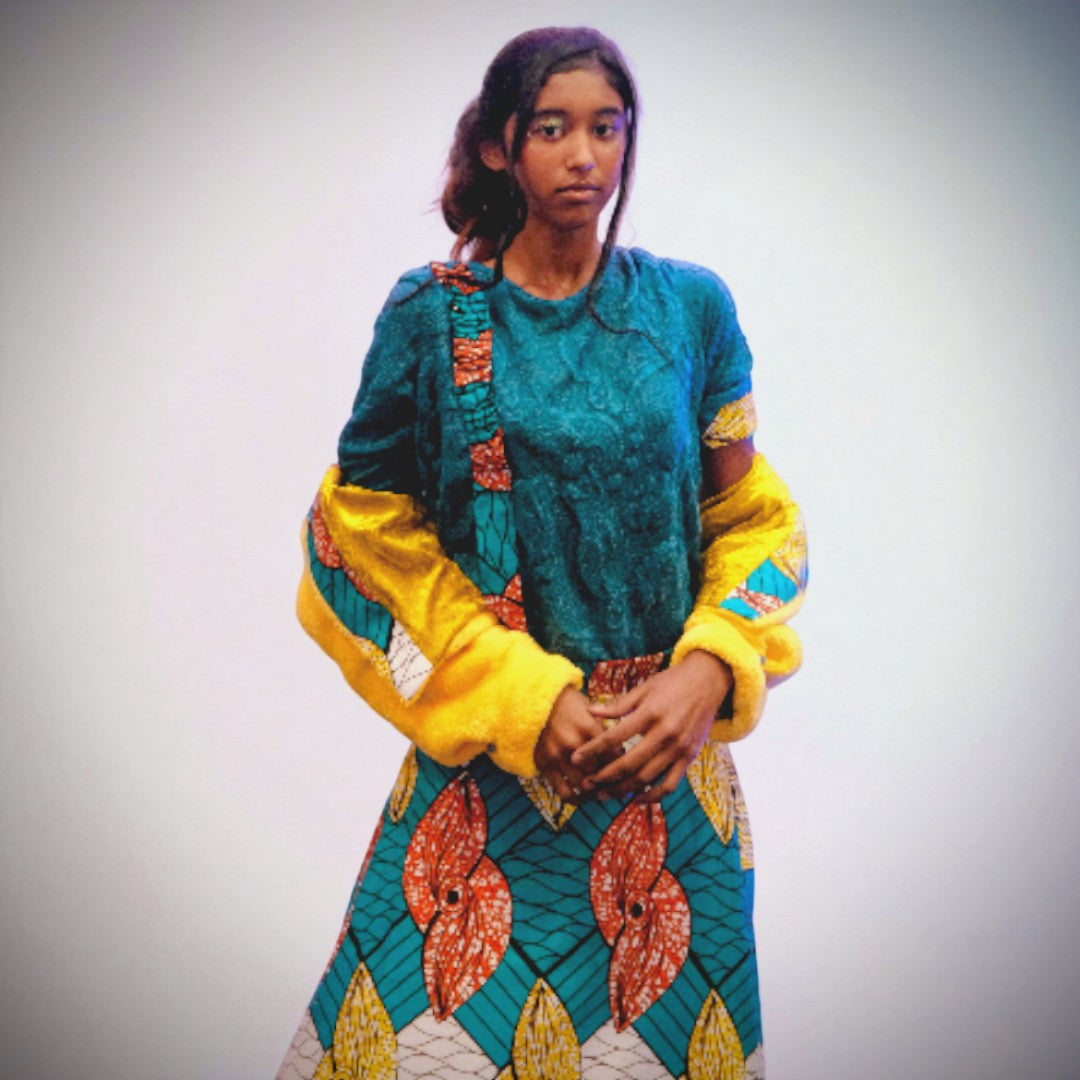 Bolero Amarelo em Pelo Sintético – Peça Exclusiva